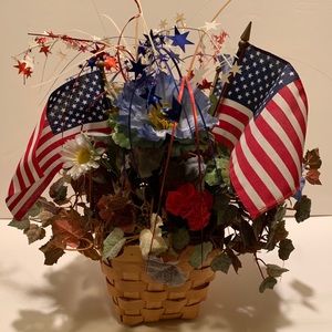 CUSTOM MADE PATRIOTIC FLORAL ARRANGEMENT.